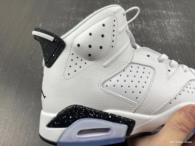 1st Kicks 6 Air Jordan Oreo Reverse CT8529-112 0819